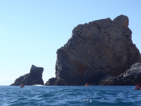 El Gat de Norfeu, juntament amb el Cavall Bernat, formen part de les illes Moniques